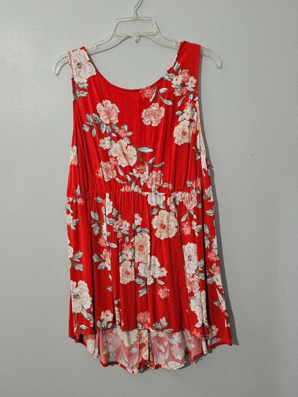 Torrid 1X Red Floral Babydoll Top – Button Back Detail
